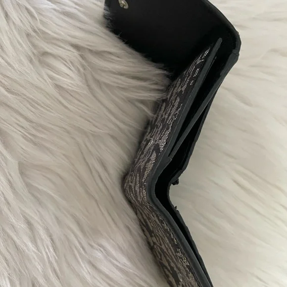 Dior Montaigne Wallet.